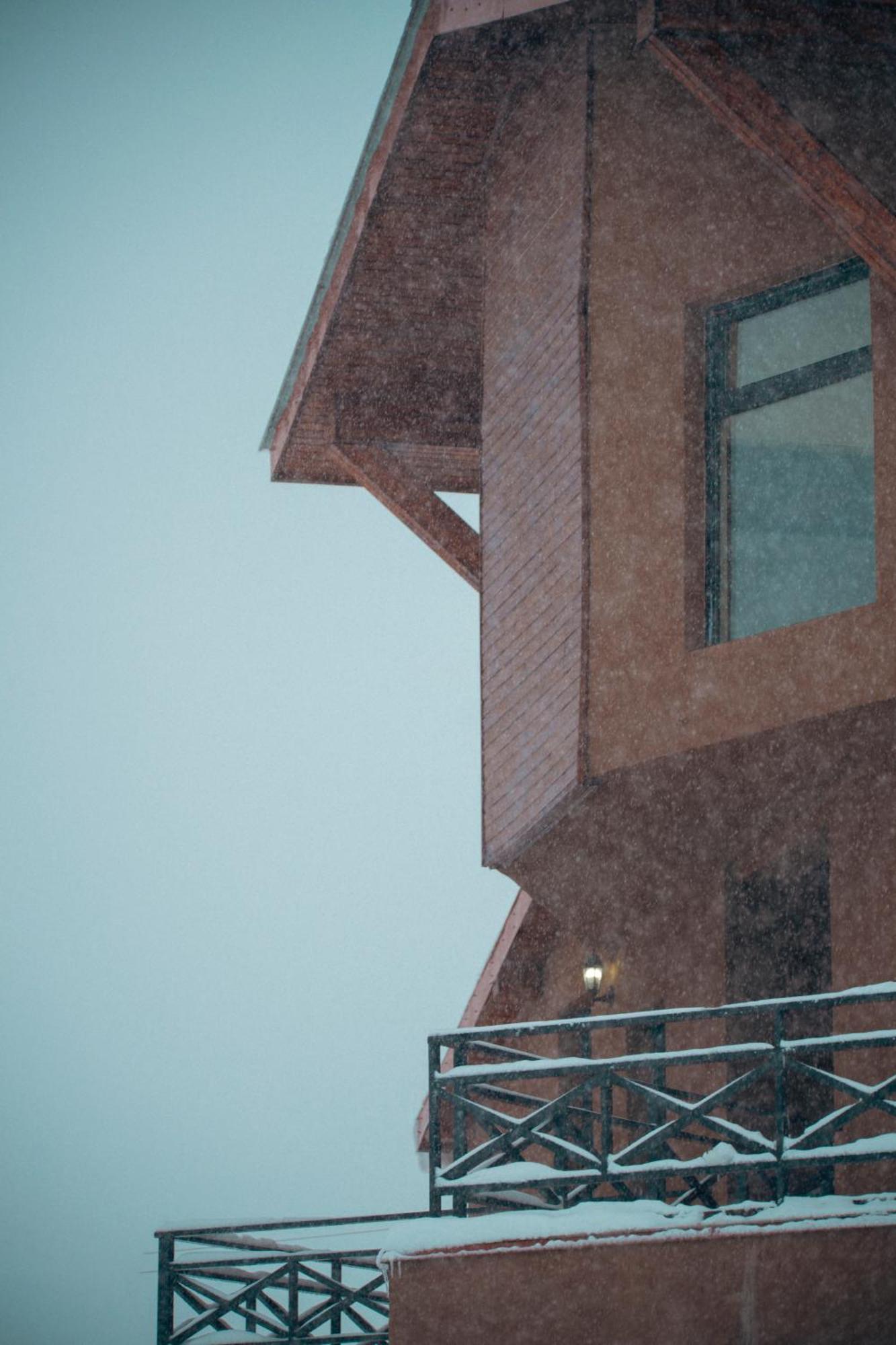 The Hills Hostel Gudauri Bagian luar foto