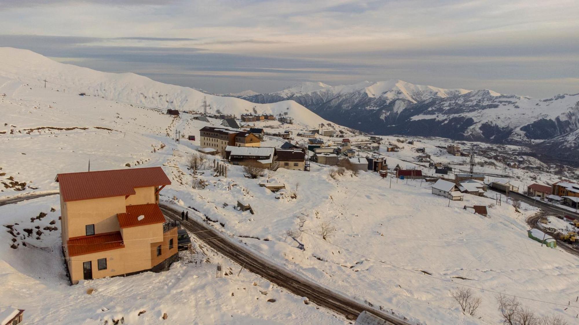 The Hills Hostel Gudauri Bagian luar foto