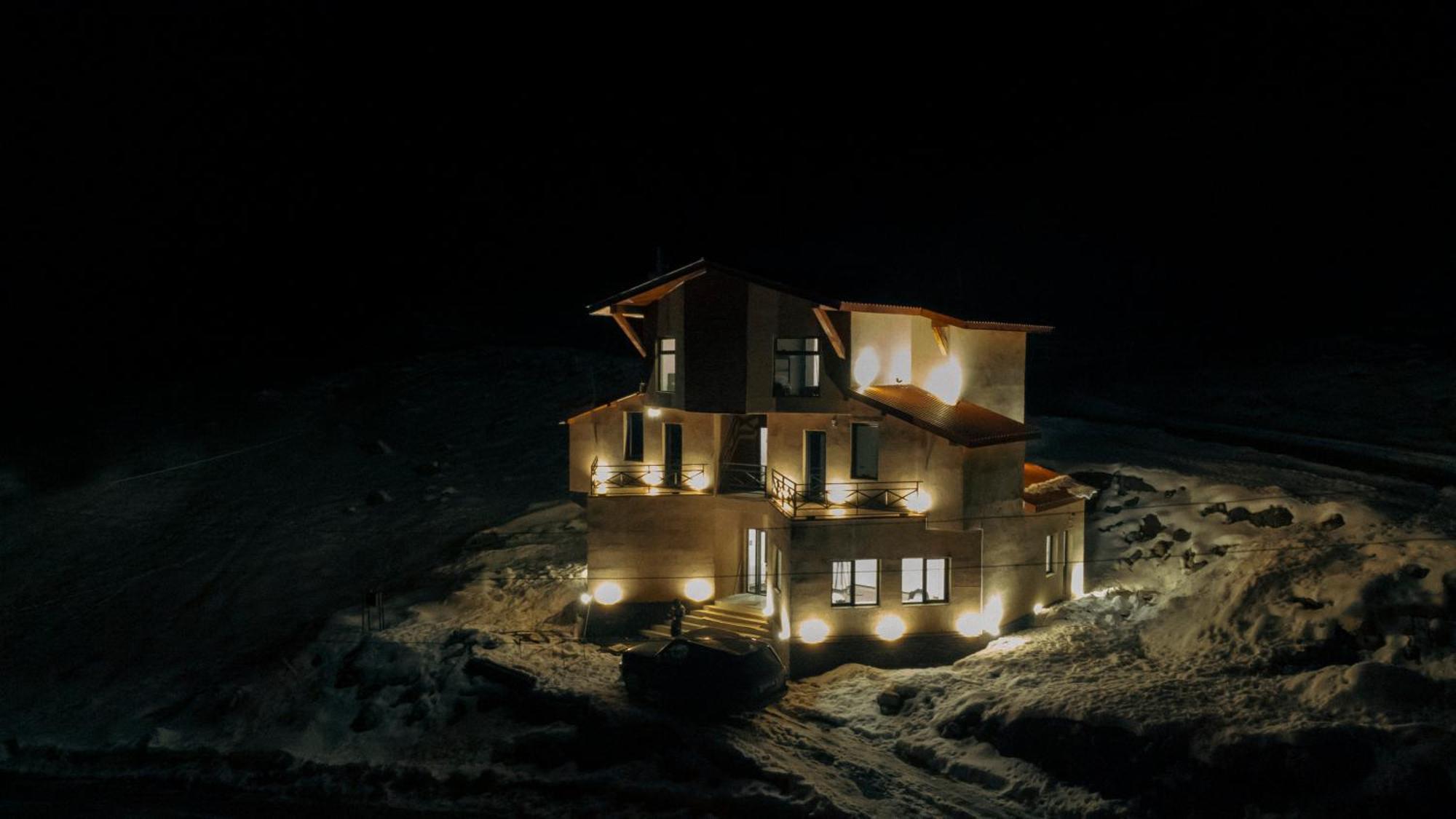 The Hills Hostel Gudauri Bagian luar foto